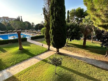 Apartment with pool to rent in Parque de la Paloma