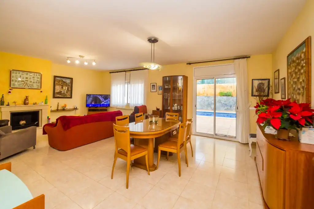 Comedor de Casa o chalet en venta en Castell d'Aro, Platja d'Aro i s'Agaró con Calefacción, Jardín privado y Piscina