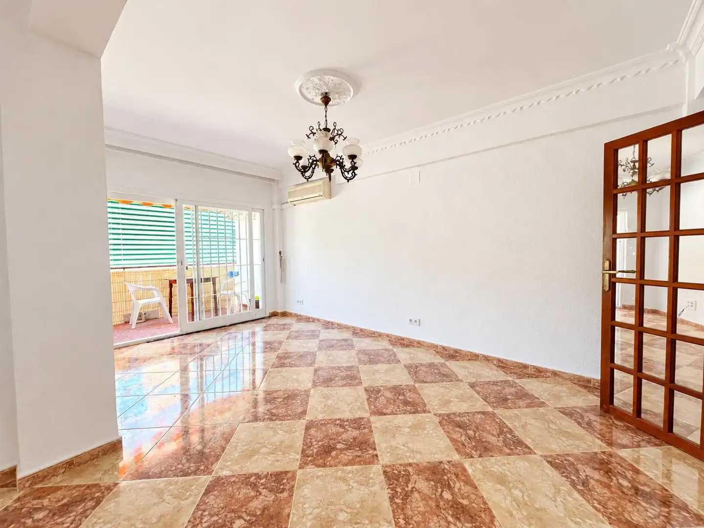 Apartamento de alquiler en Los Boliches