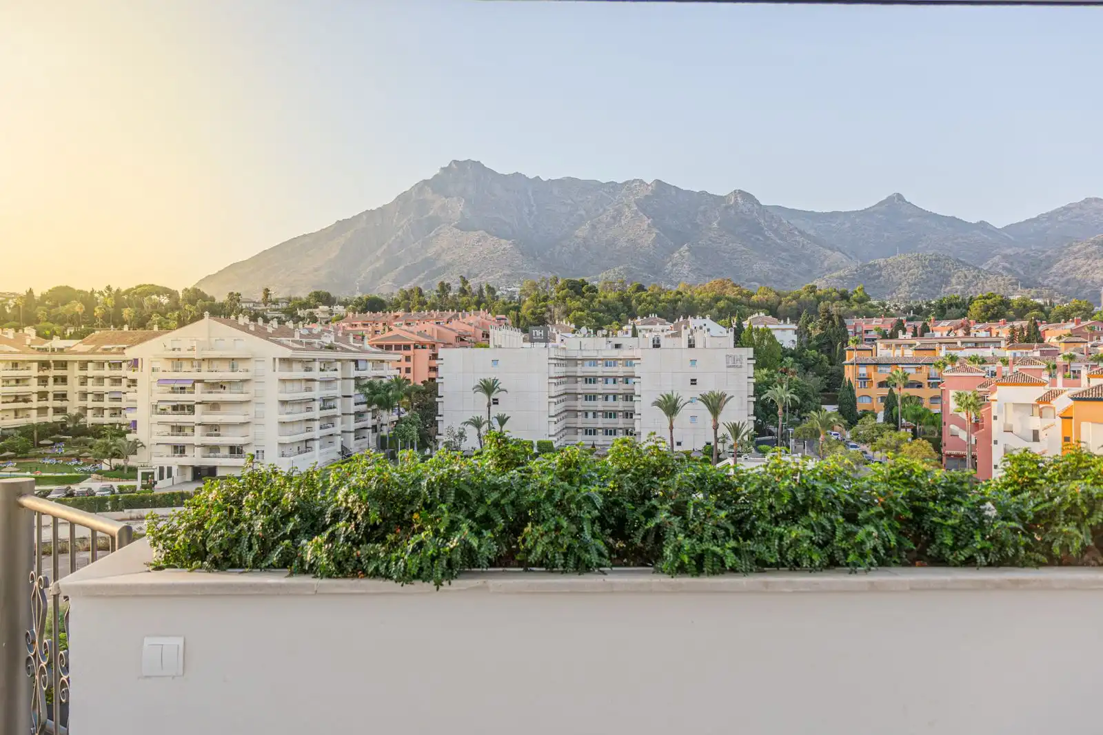Außenansicht von Dachboden zur Miete in Marbella mit Klimaanlage, Möbliert und Fernseher
