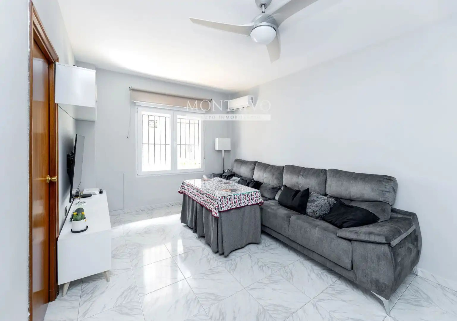 Wohnzimmer von Wohnung zum Verkauf in La Zubia mit Klimaanlage