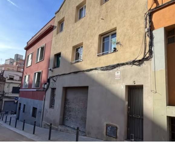 Edificio en Venta en DOS, 5 en Castellolí