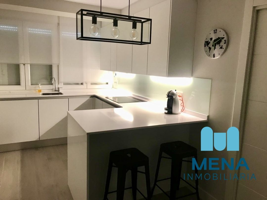 Cuina de Pis en venda en Santander amb Calefacció i Moblat