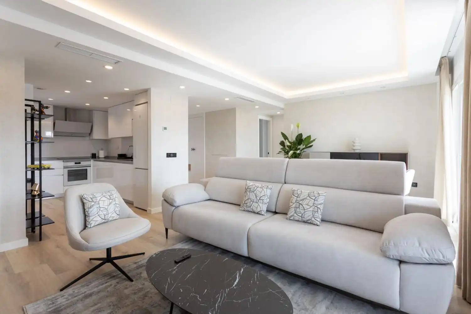 Penthouse with pool for sale in Nueva Andalucía, imagen 2