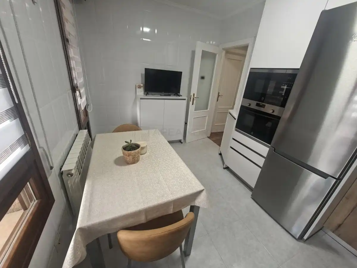 Cocina de Piso en venta en Vitoria - Gasteiz con Calefacción, Parquet y Terraza