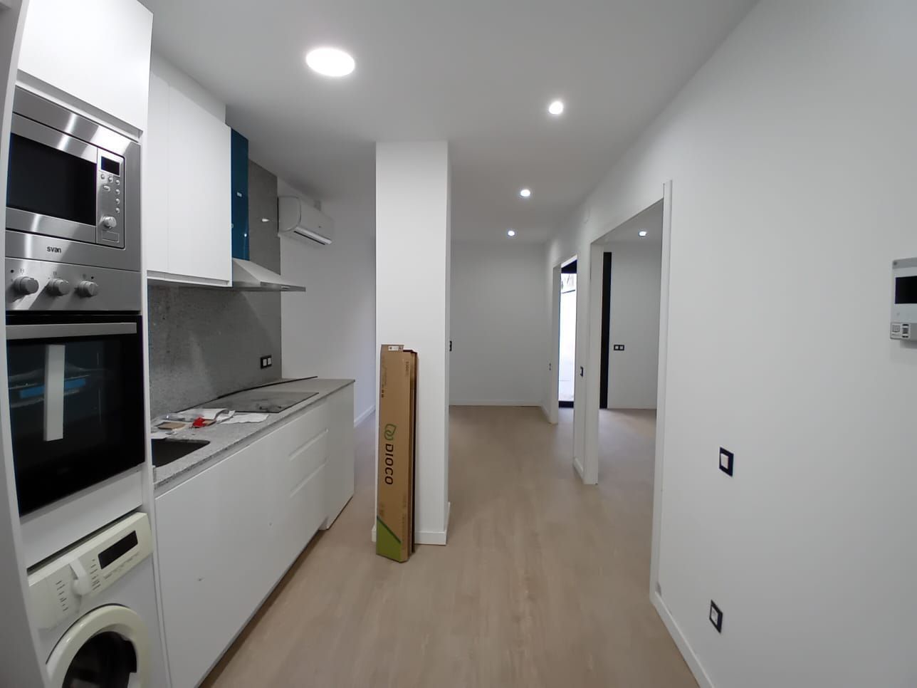 Cocina de Estudio de alquiler en  Lleida Capital con Aire acondicionado, Calefacción y Terraza
