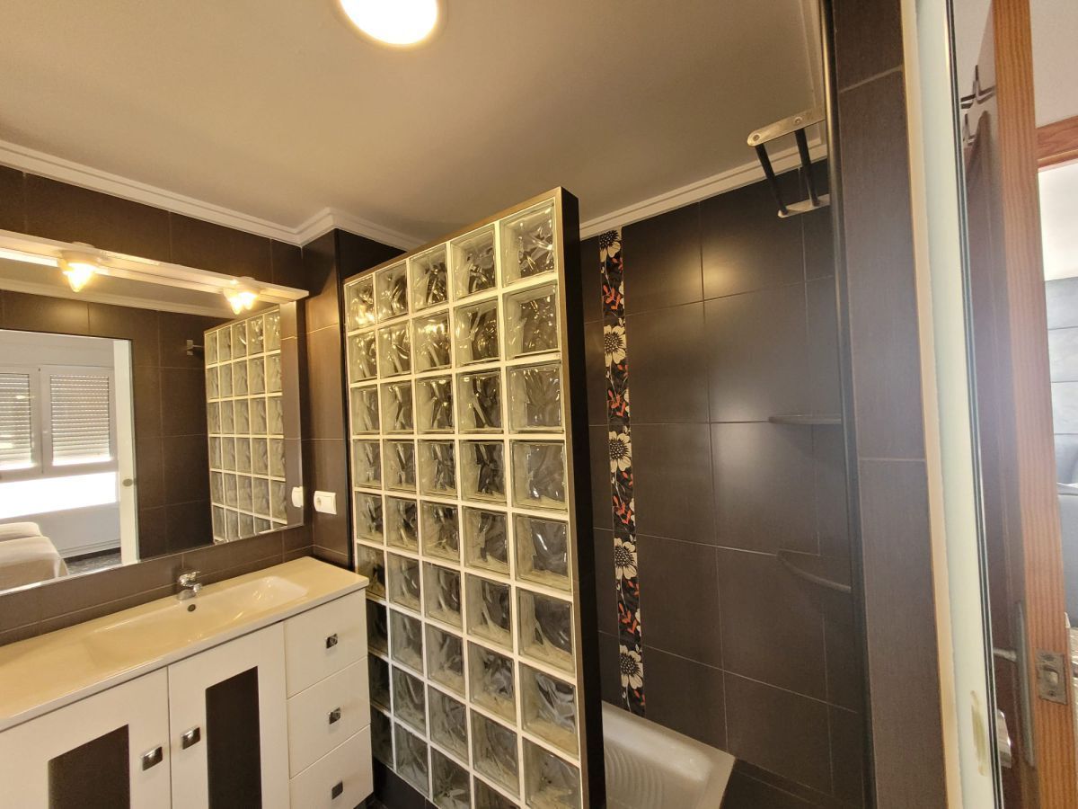 Bathroom of Apartment for sale in Alicante / Alacant  with Heating, Private garden and Community pool