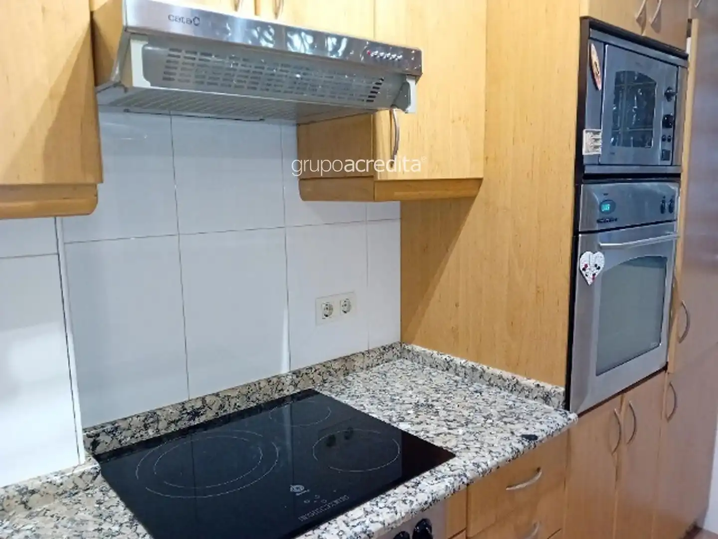 Cuina de Pis en venda en Santiago de Compostela  amb Calefacció, Parquet i Terrassa