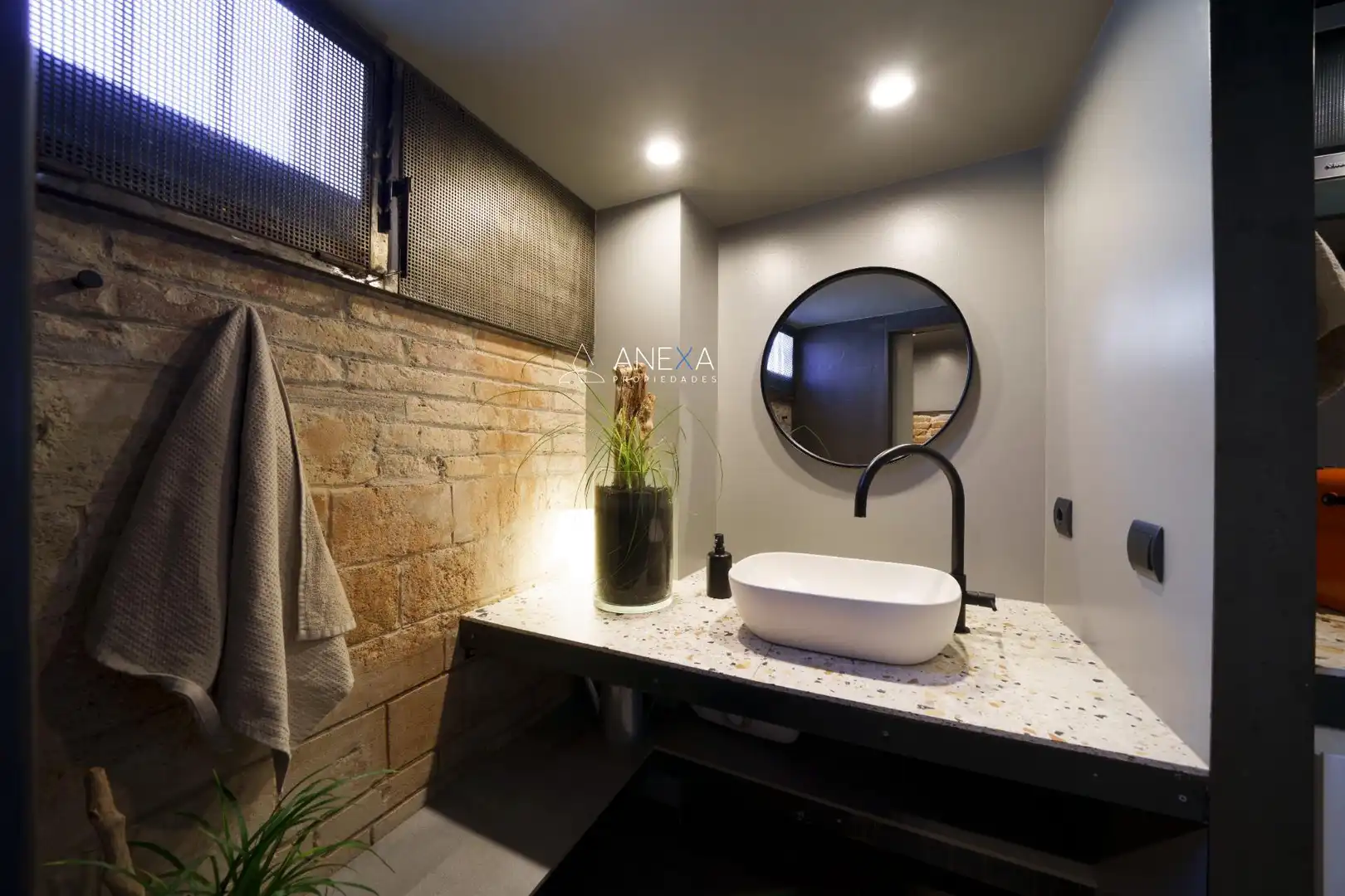 Bathroom of Office for rent in Barcelona