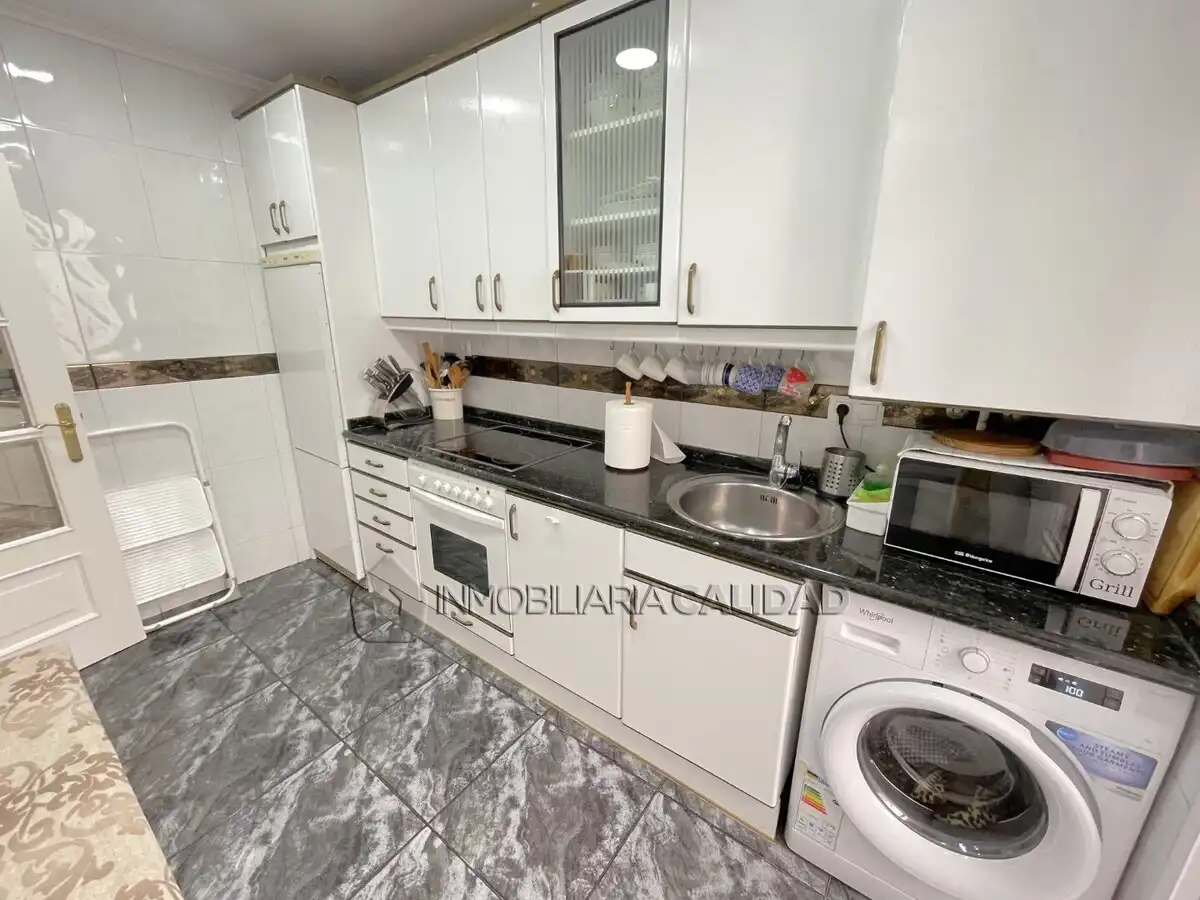 Kitchen of Flat for rent in Burgos  with Heating and Furnished