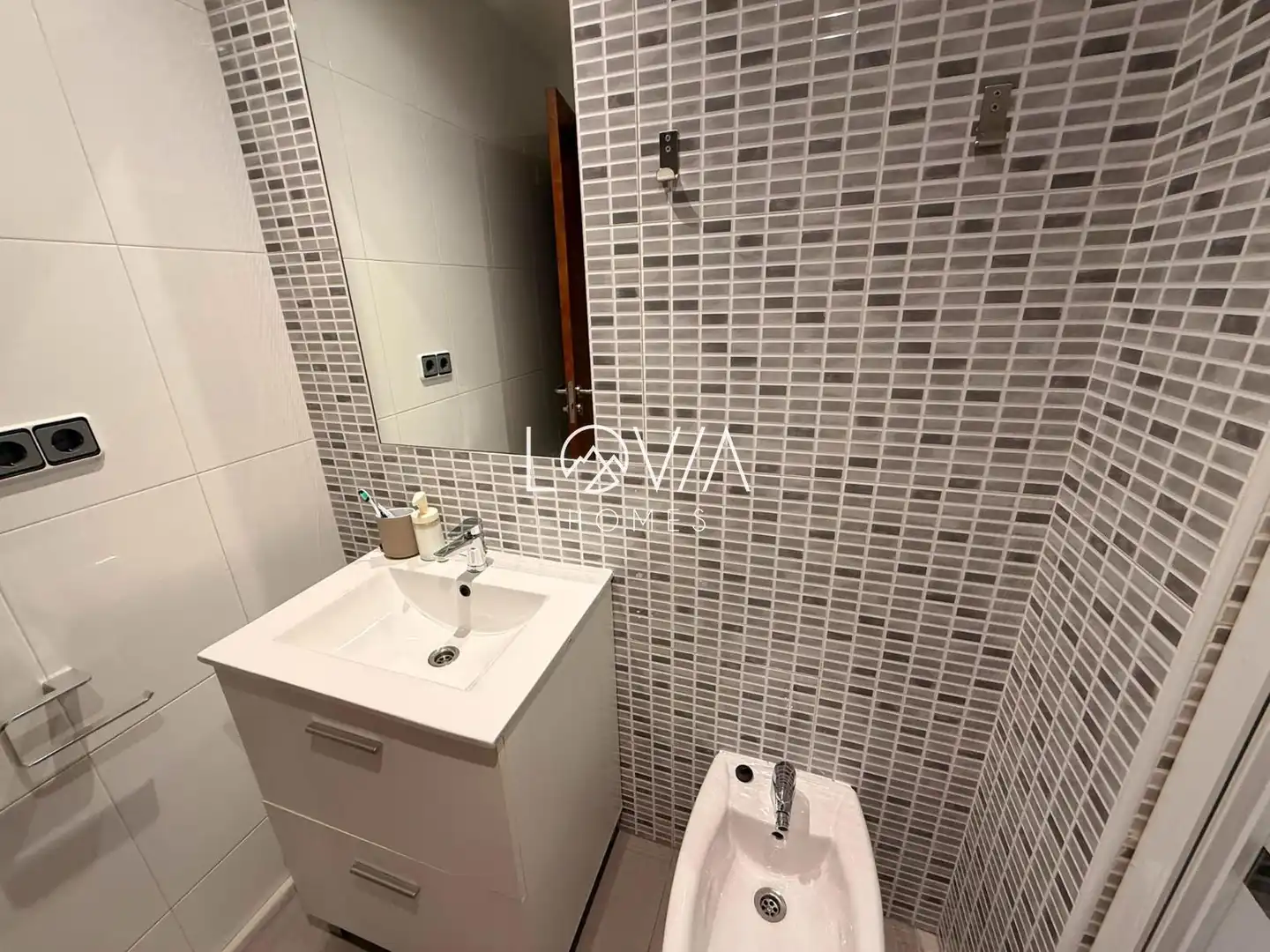 Bathroom of Flat for sale in Gijón   with Heating and Furnished