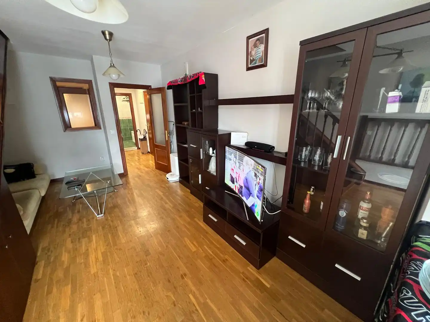 Wohnzimmer von Maisonette zum Verkauf in Nava mit Heizung, Abstellraum und Möbliert