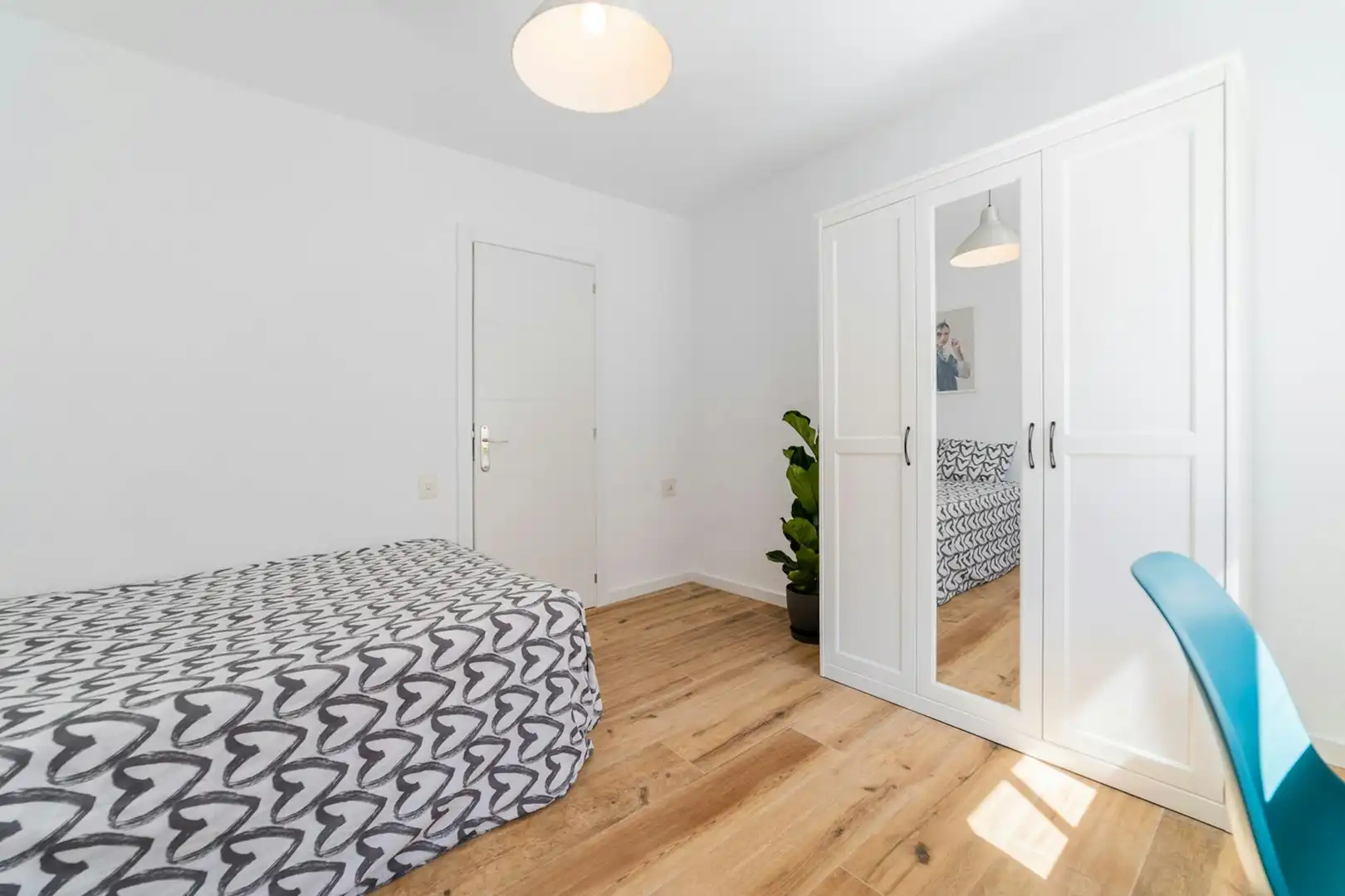 Schlafzimmer von Wohnung zur untervermieten in Valencia mit Möbliert, Waschmaschine und Internet