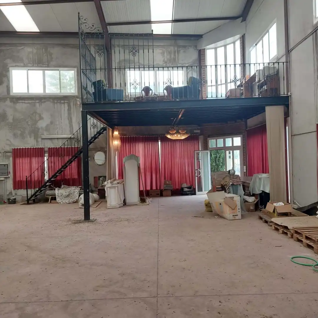 Nau industrial en venda en El Carpio
