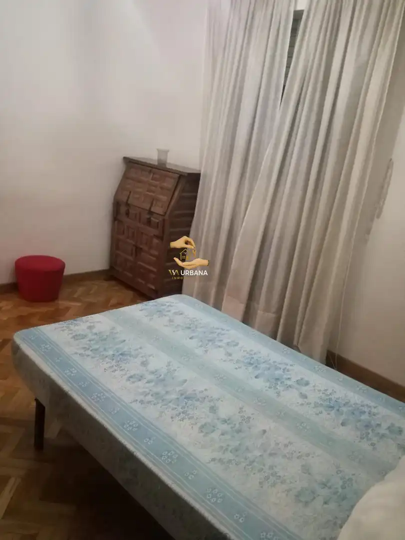 Schlafzimmer von Wohnung zum Verkauf in Salamanca mit Heizung, Möbliert und Balkon
