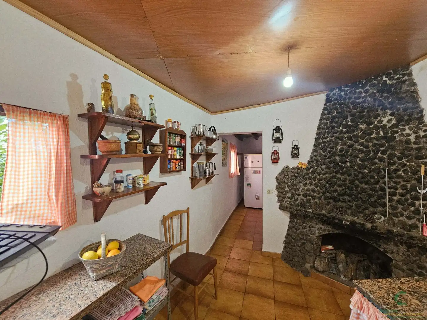 Küche von Einfamilien-Reihenhaus zum Verkauf in Garachico mit Terrasse und Abstellraum