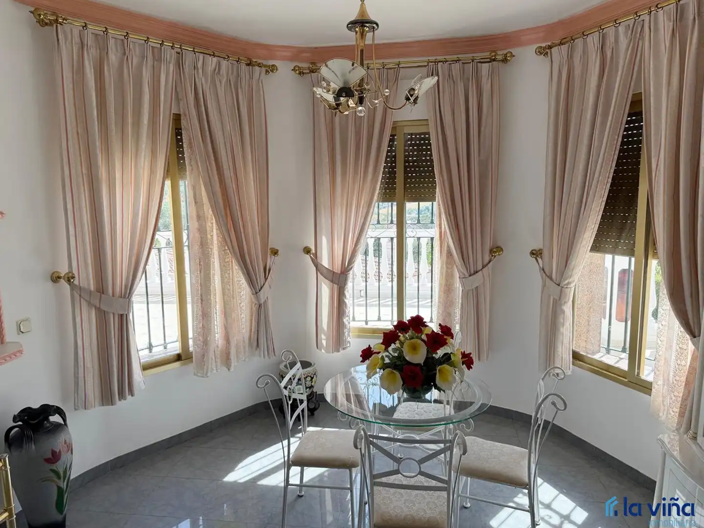 Chalet con jardín en venta en Calle Granada, imagen 2