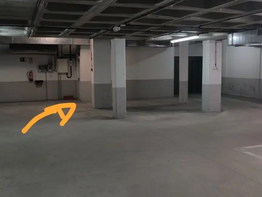 Garage zur Miete in Oviedo 