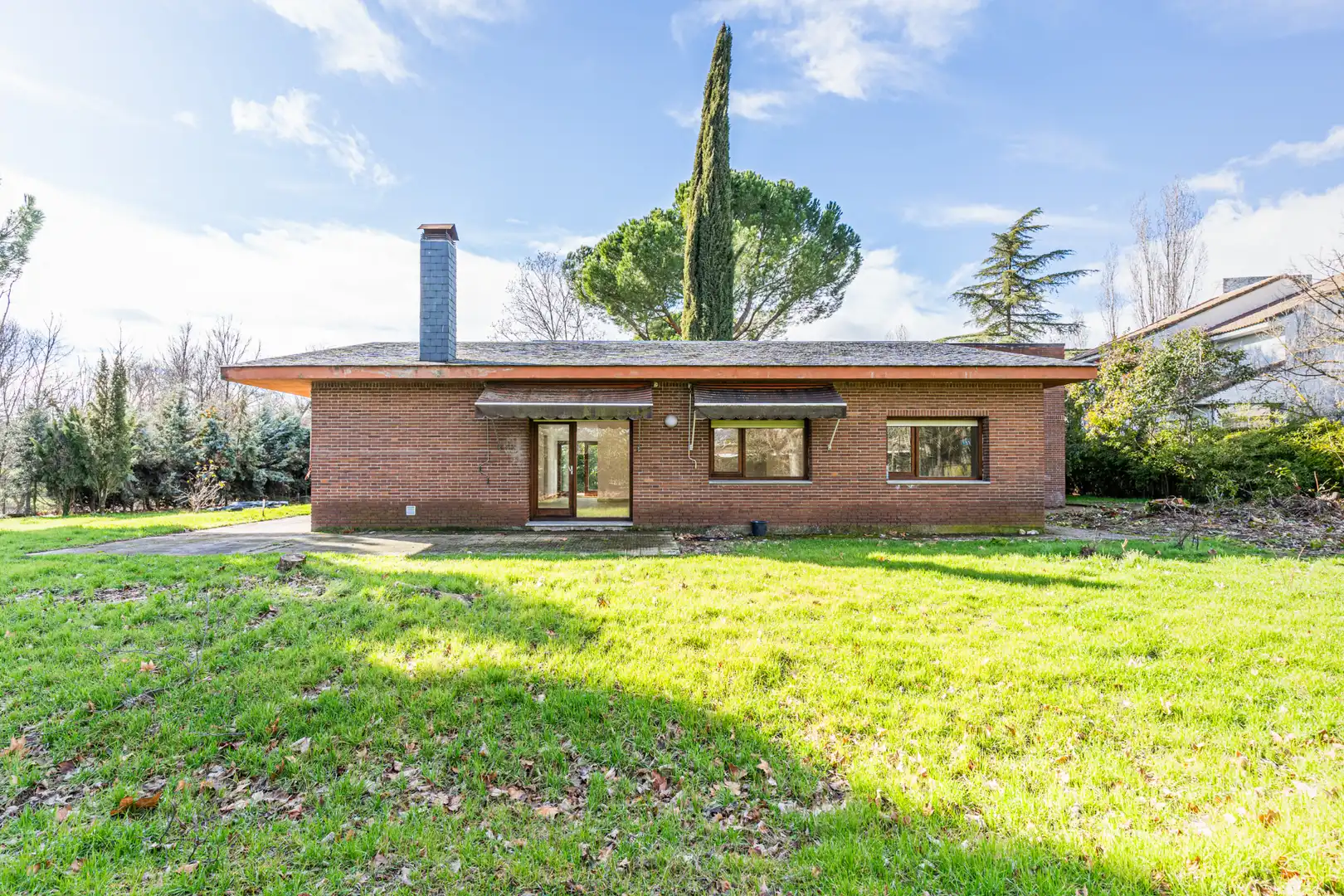 Exterior view of Houses for sale in Villanueva de la Cañada  with Air Conditioner, Heating and Private garden