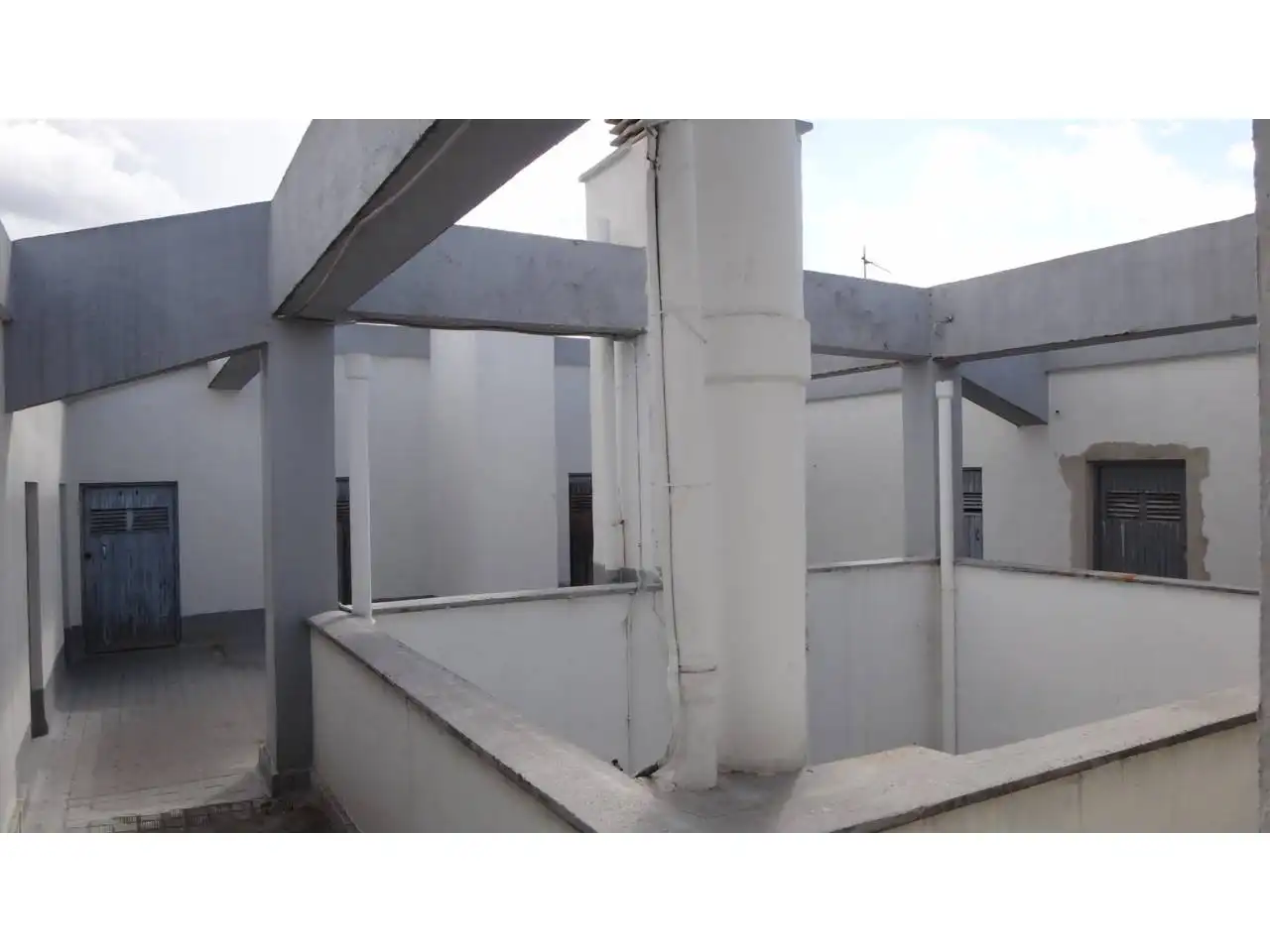 Vista exterior de Piso en venta en  Pamplona / Iruña con Calefacción, Parquet y Trastero