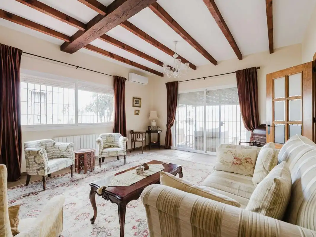 Sala d'estar de Casa o xalet en venda en Alhaurín El Grande amb Aire condicionat, Calefacció i Jardí privat