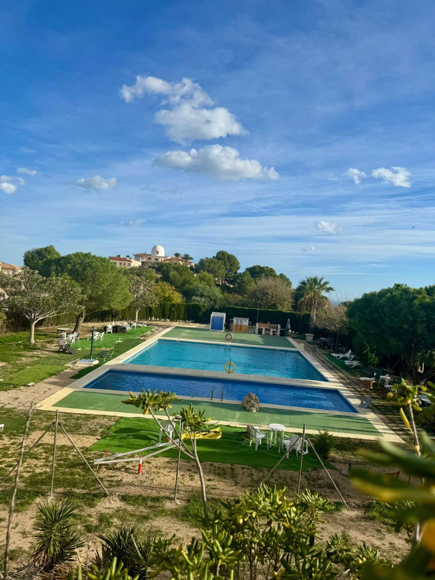 Piscina de Casa o xalet en venda en La Nucia amb Jardí privat, Terrassa i Piscina comunitària