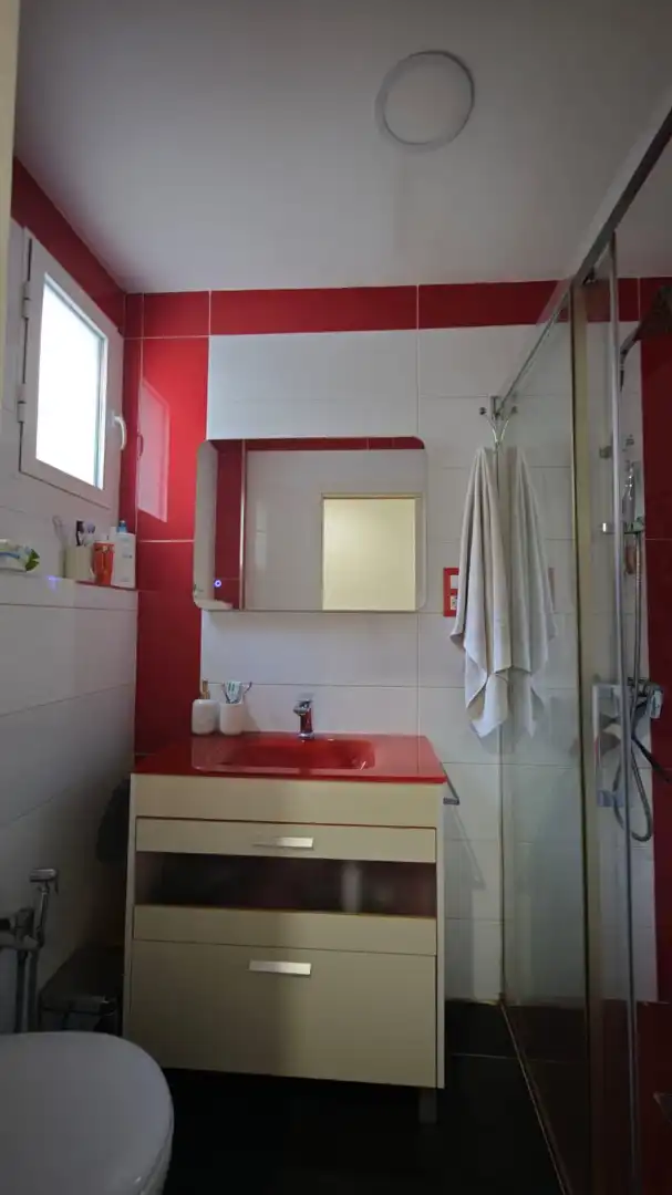 Baño de Piso en venta en Valencia con Amueblado, Horno y Microondas