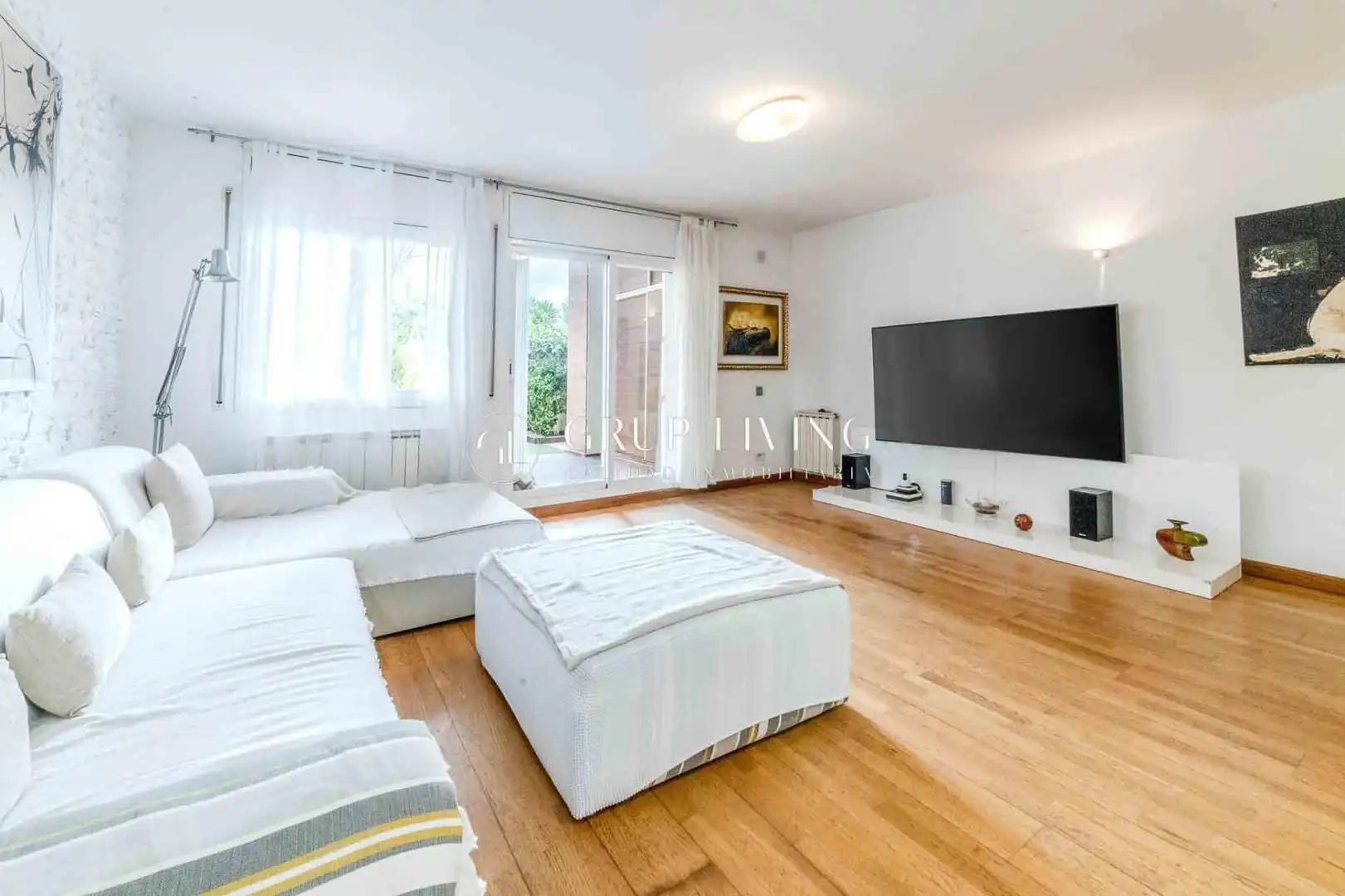 Wohnzimmer von Wohnung zum Verkauf in Sitges mit Klimaanlage, Heizung und Privatgarten