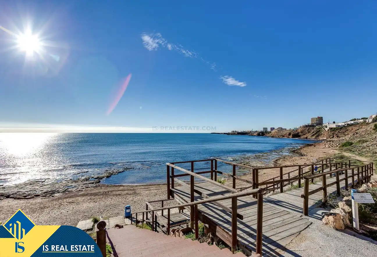 Chalet con terraza en venta en Los Balcones - Los Altos, imagen 42