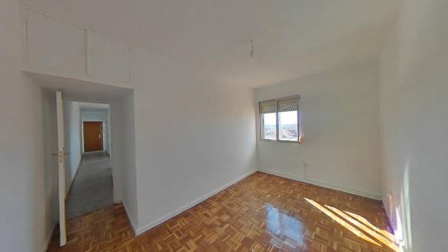 Piso en Venta en Calle de López Grass, 29 en Numancia