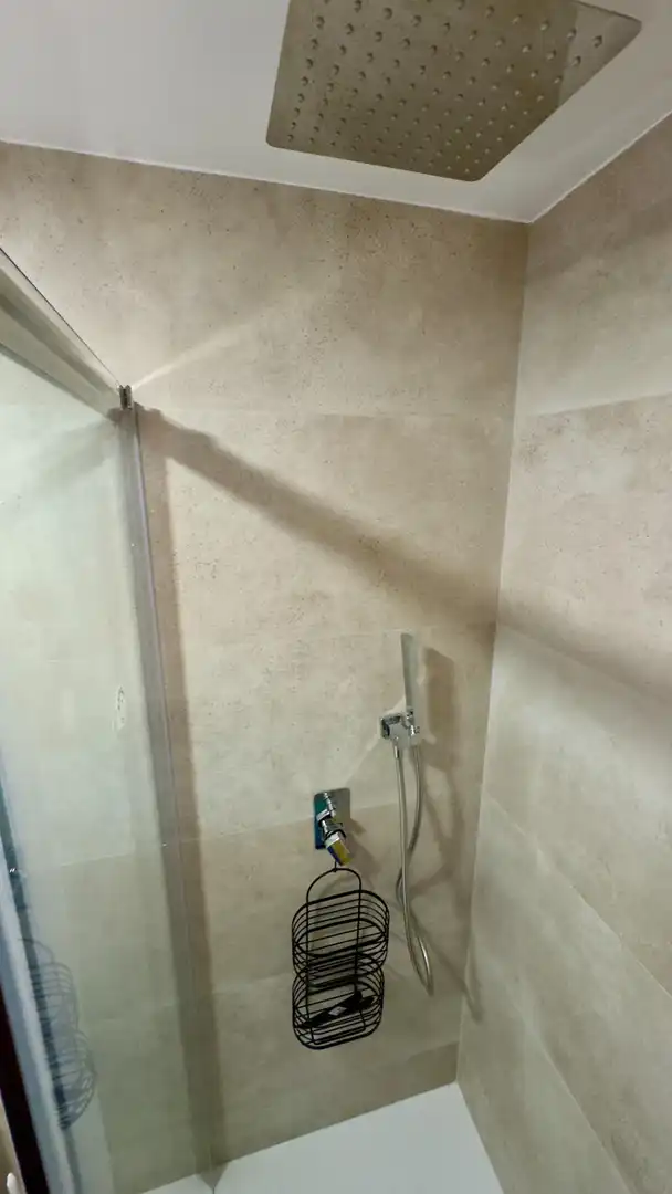 Bathroom of Flat for rent in Granada  with Air Conditioner, Heating and Terrace