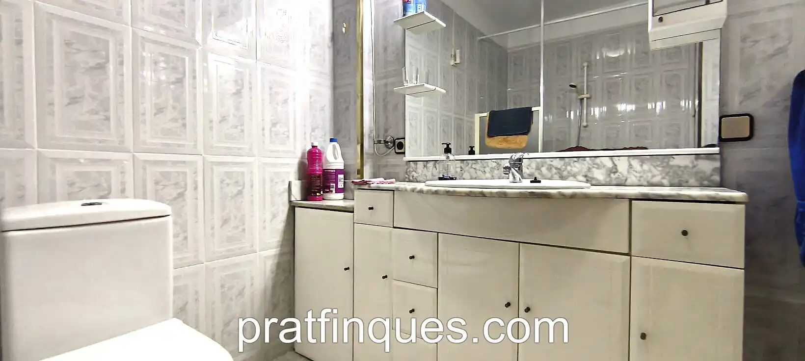 Badezimmer von Wohnung zum Verkauf in El Prat de Llobregat mit Ofen