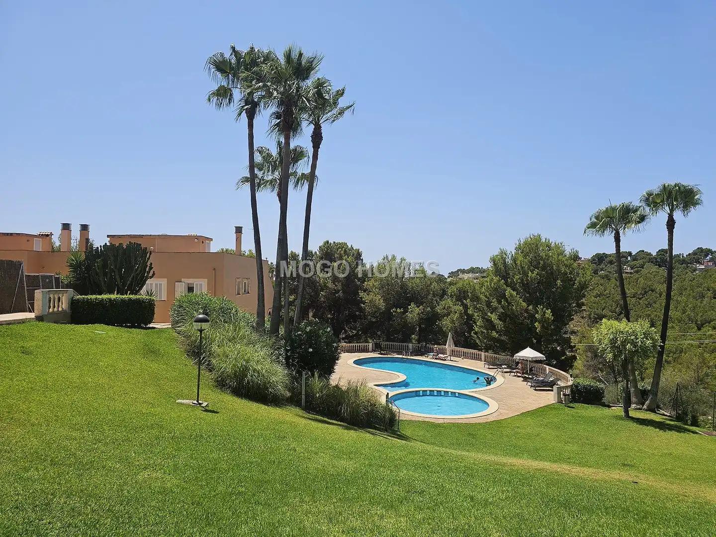 Swimming pool of Detached homes for sale in  Palma de Mallorca  with Air Conditioner, Heating and Terrace