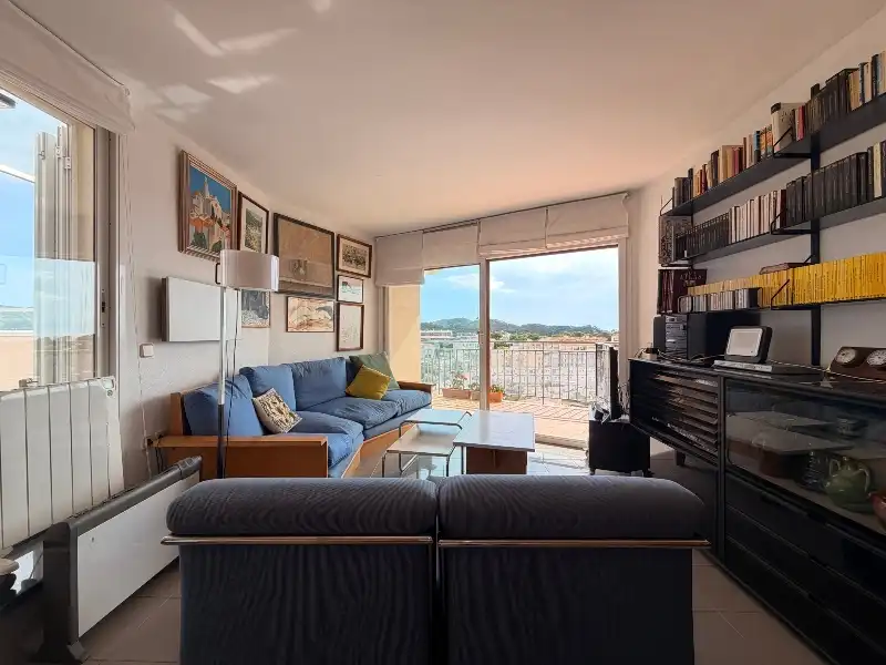 Sala d'estar de Pis en venda en Palamós amb Terrassa, Forn i TV