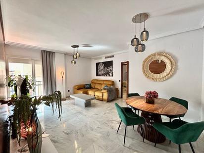 Living room of Flat for sale in  Sevilla Capital  with Air Conditioner and Terrace