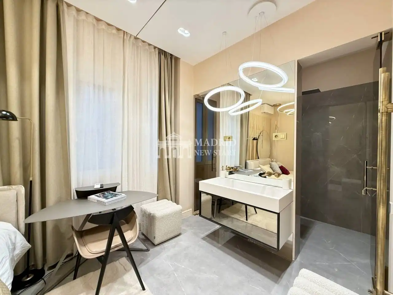 Schlafzimmer von Wohnung zur Miete in Madrid mit Klimaanlage, Heizung und Terrasse
