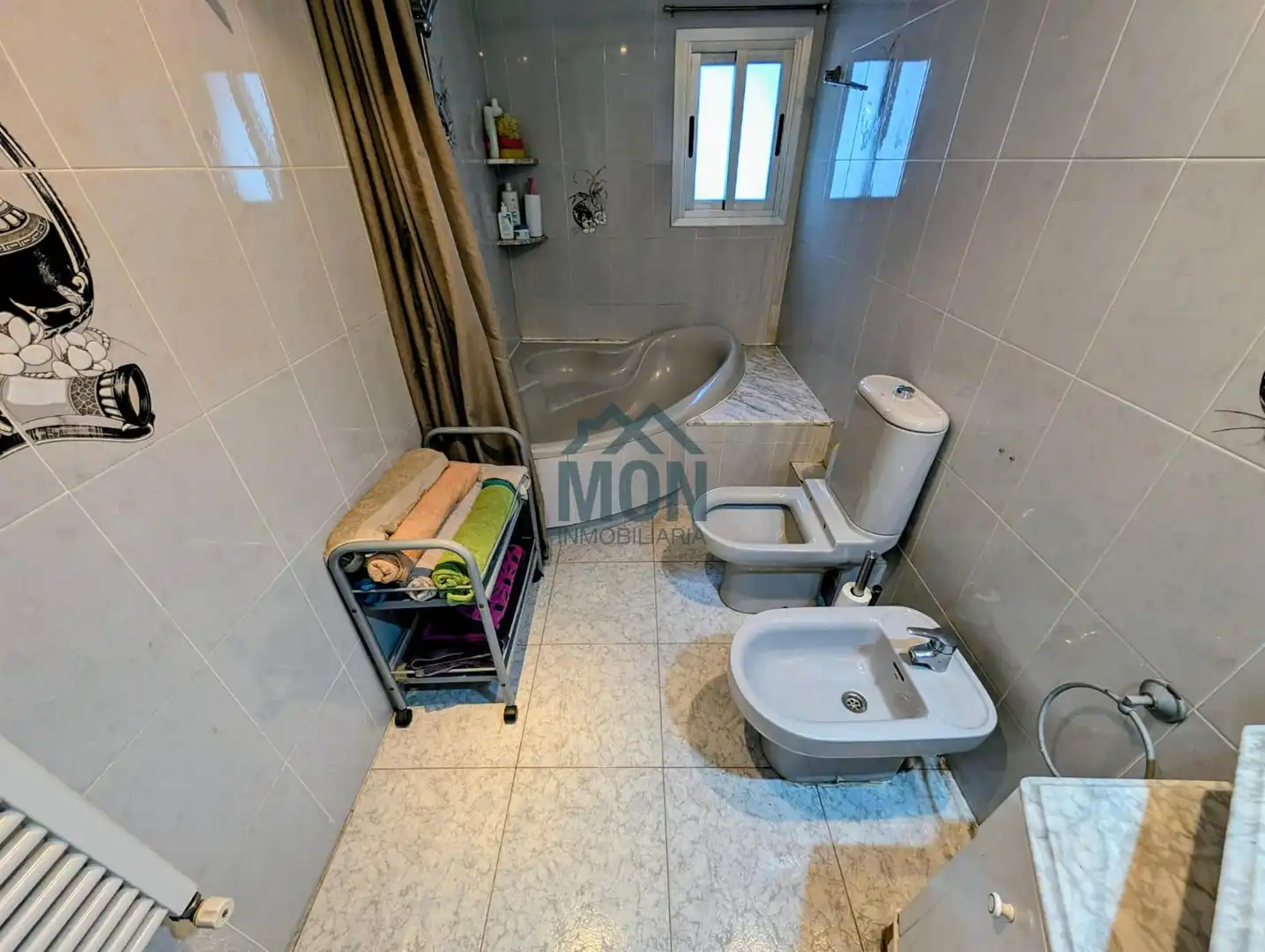 Baño de Ático en venta en Catarroja con Calefacción, Parquet y Terraza