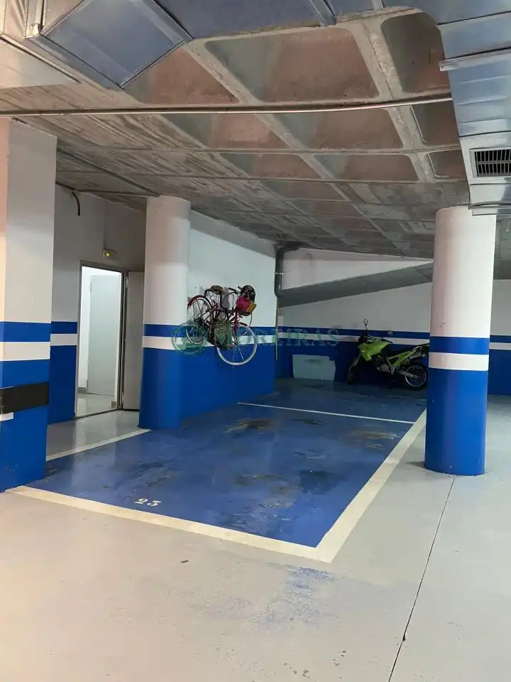 Aparcament de Àtic en venda en Ourense Capital  amb Aire condicionat, Calefacció i Moblat