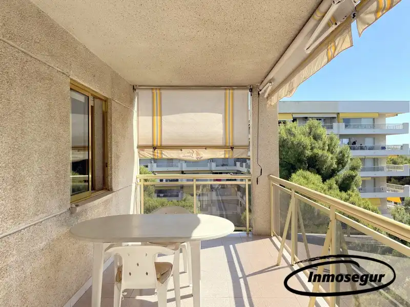 Terraza de Piso en venta en Salou con Terraza, Amueblado y Piscina comunitaria