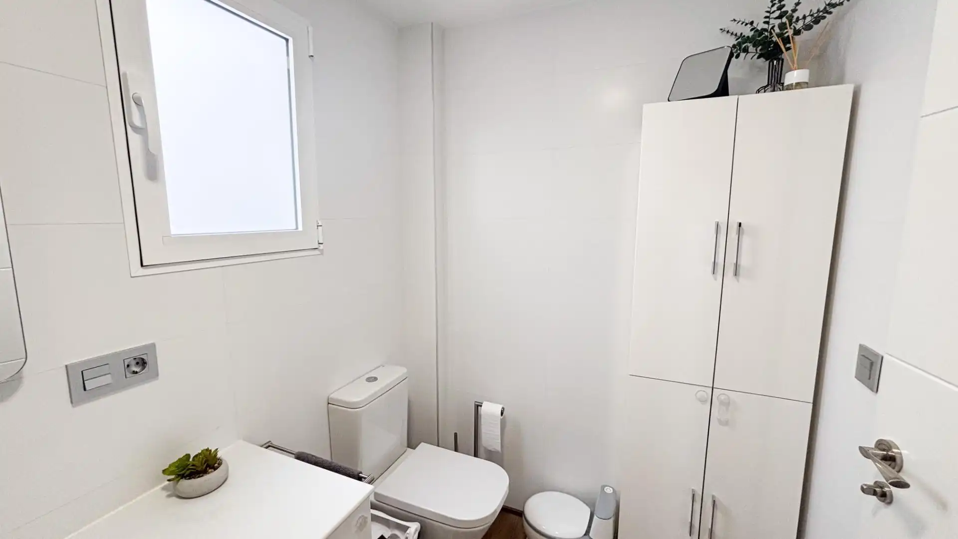 Badezimmer von Wohnung zum Verkauf in Mislata mit Klimaanlage, Möbliert und Balkon