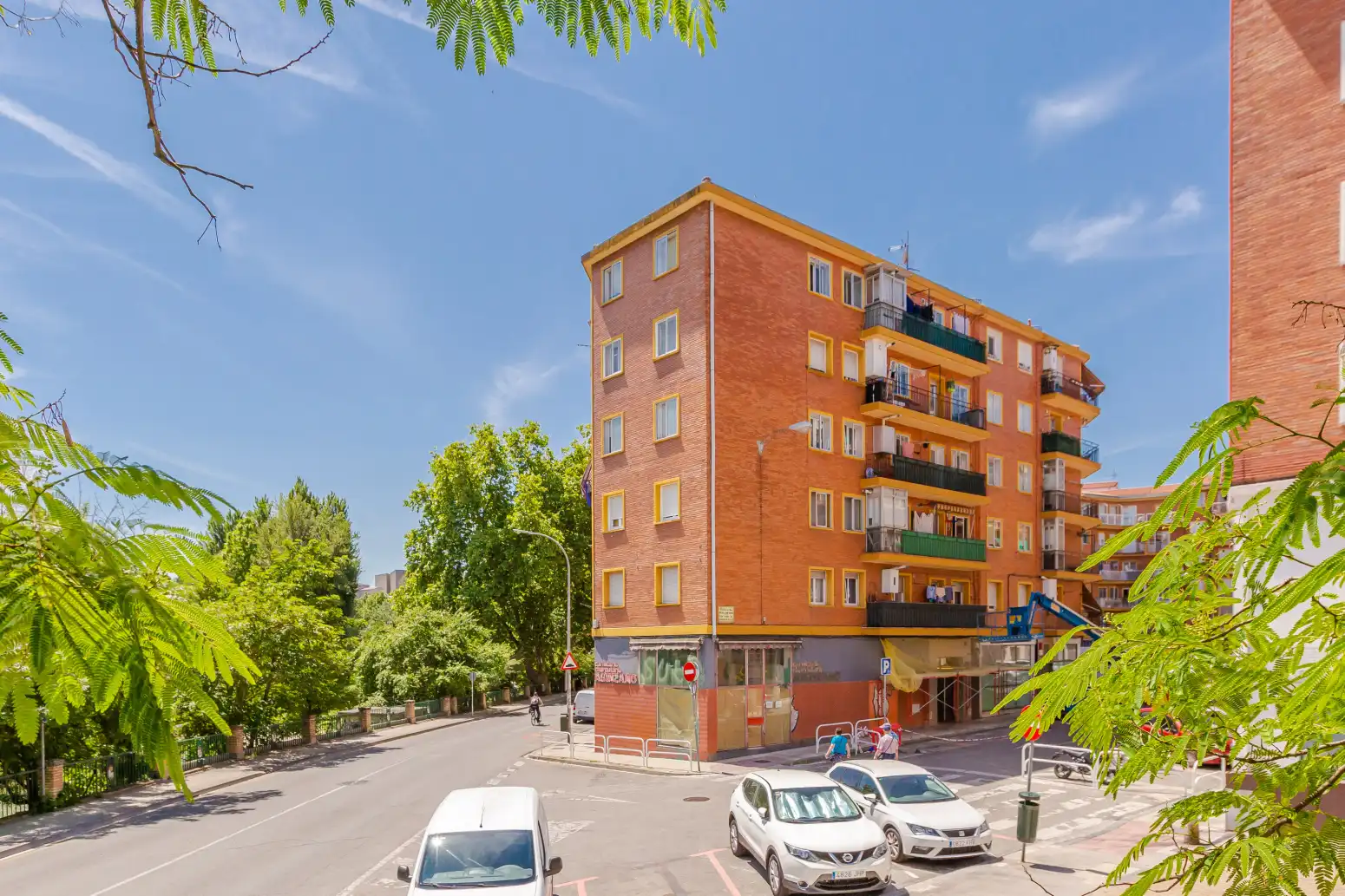 Vista exterior de Piso en venta en  Pamplona / Iruña con Calefacción, Parquet y Balcón