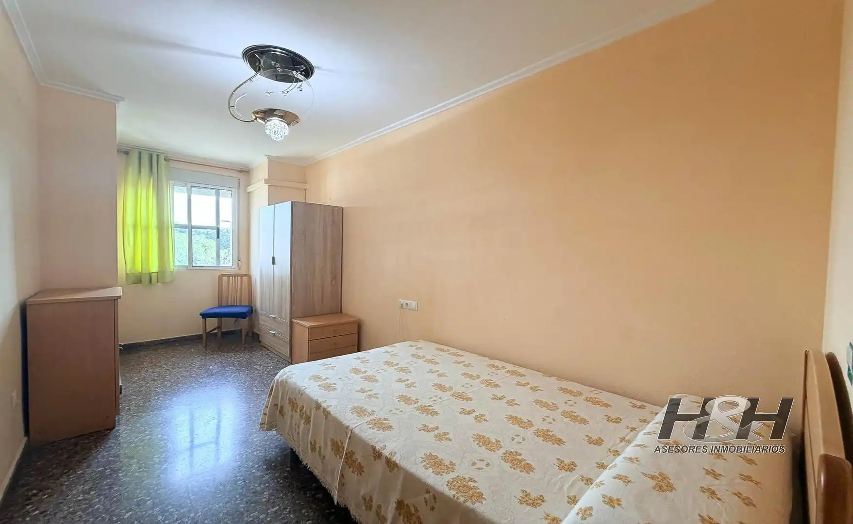 Habitación de Piso de alquiler en Burjassot con Aire acondicionado, Amueblado y Balcón