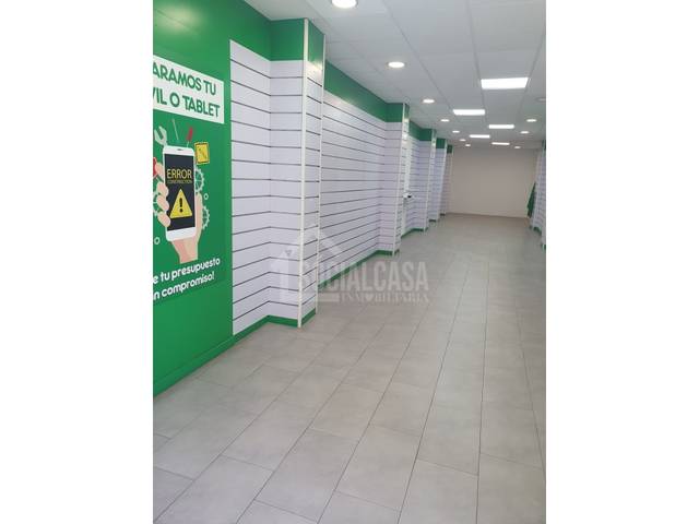 Local comercial en Alquiler en Viñuela - Rescatado