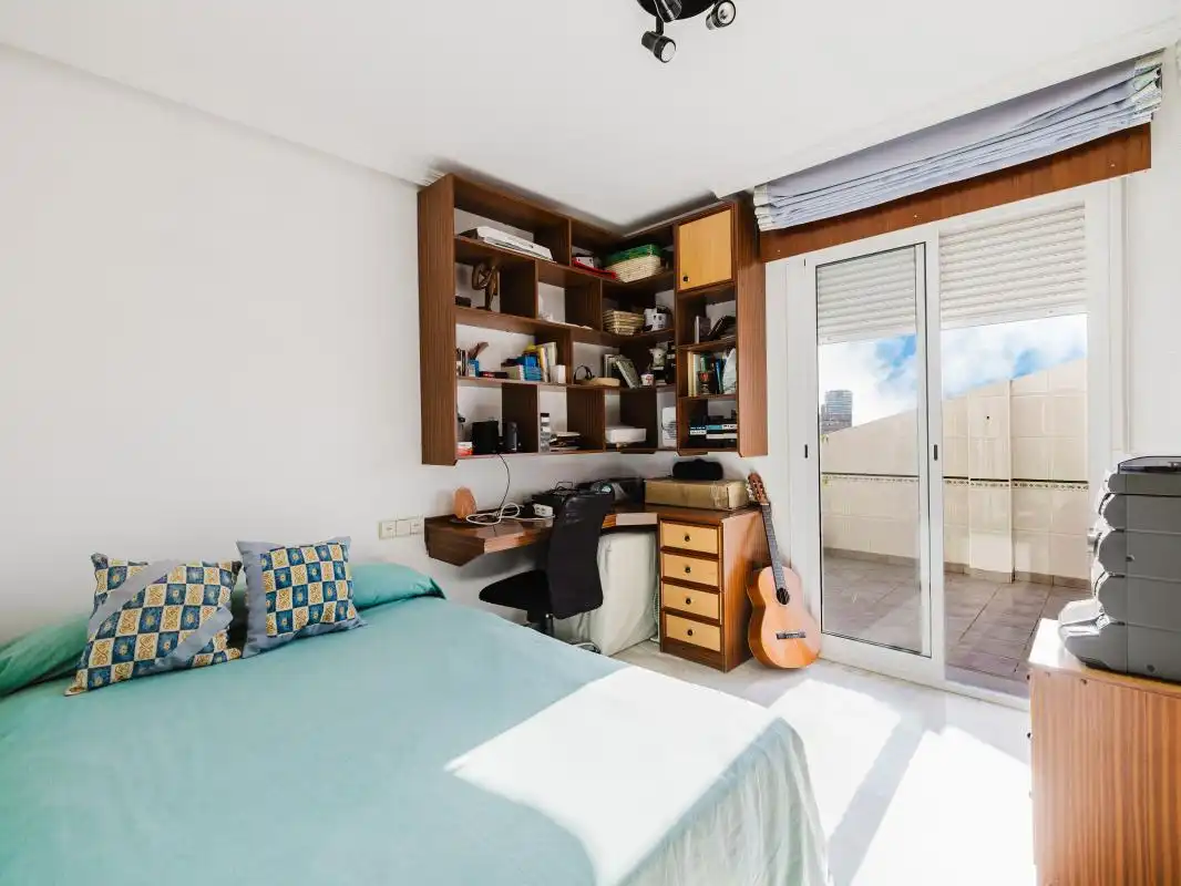 Habitación de Ático en venta en Málaga con Aire acondicionado, Calefacción y Jardín privado