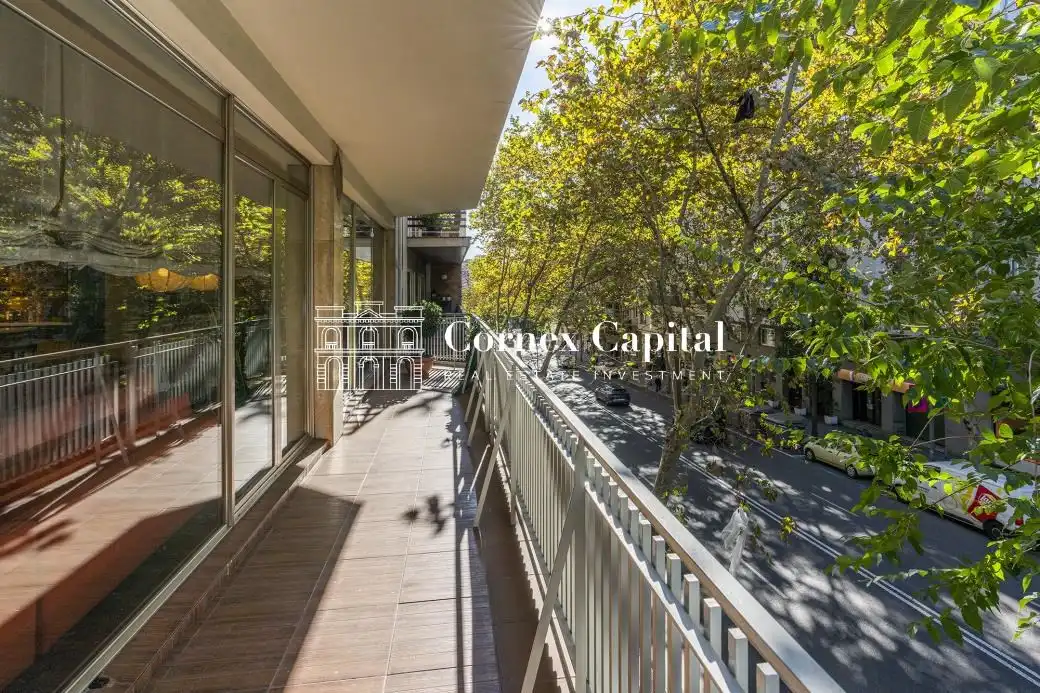 Vista exterior de Piso en venta en Barcelona con Aire acondicionado, Terraza y Trastero