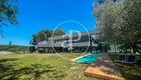 Vista exterior de Casa o xalet de lloguer en Sant Cugat del Vallès amb Aire condicionat, Terrassa i Piscina