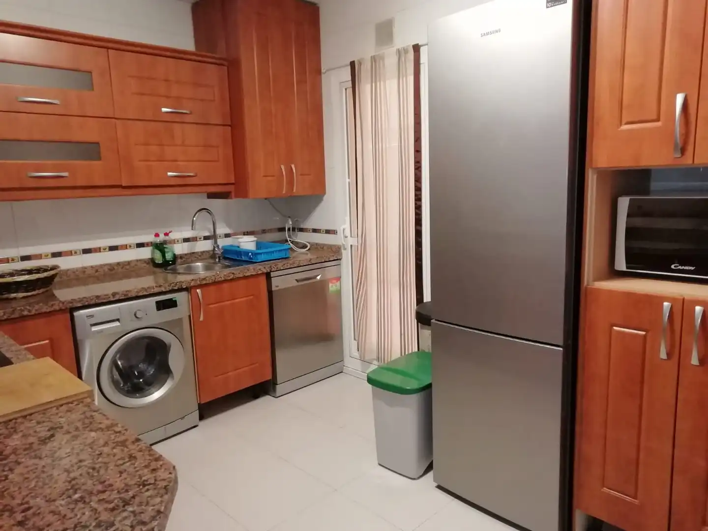 Cuina de Pis de lloguer en Málaga amb Aire condicionat, Terrassa i Moblat