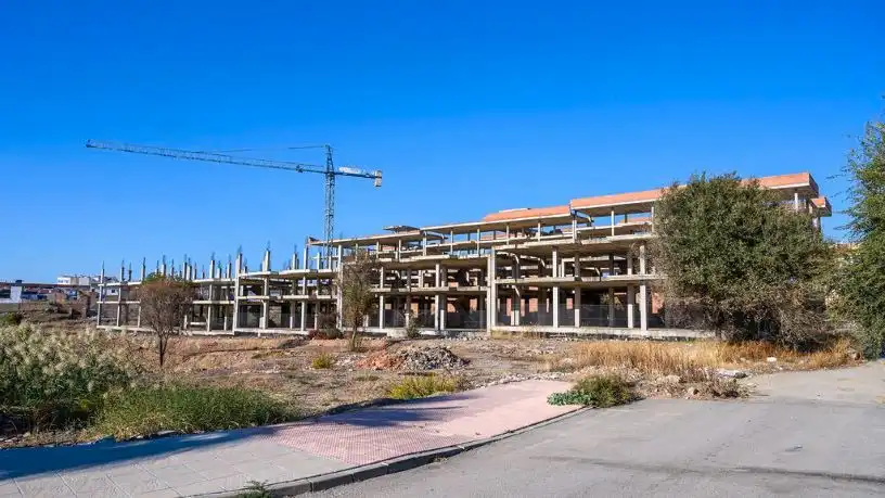 Vista exterior de Edificio en venta en Linares