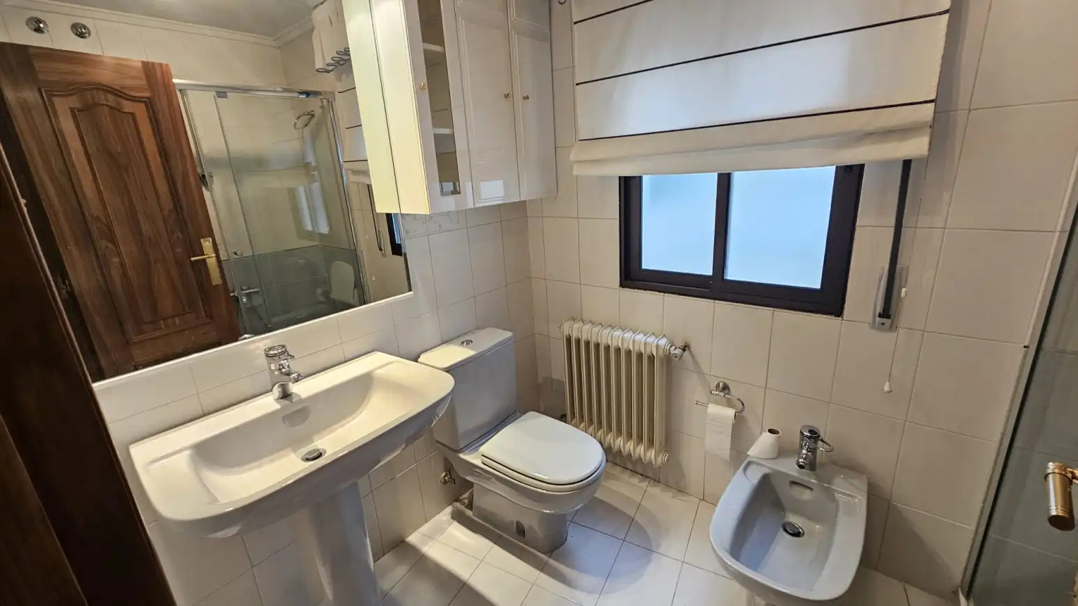 Bathroom of Flat for rent in Salamanca  with Heating, Parquet flooring and Terrace