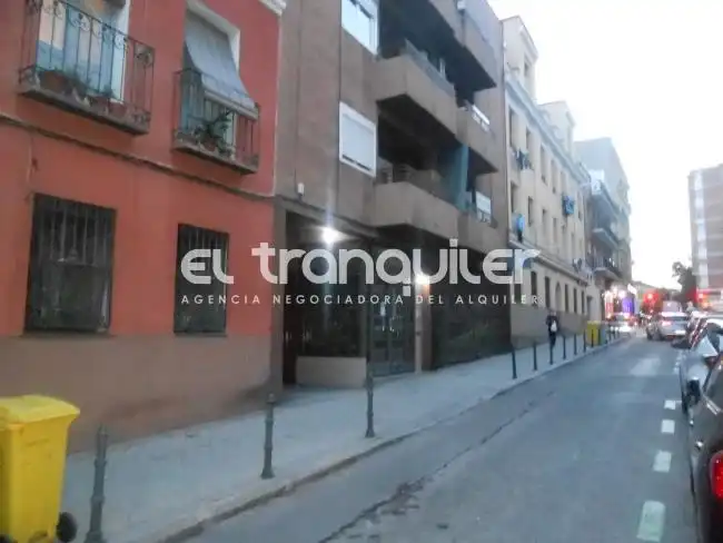 Vista exterior de Estudio de alquiler en Madrid con Lavadora